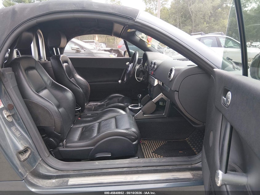 2004 AUDI TT auction photo 5