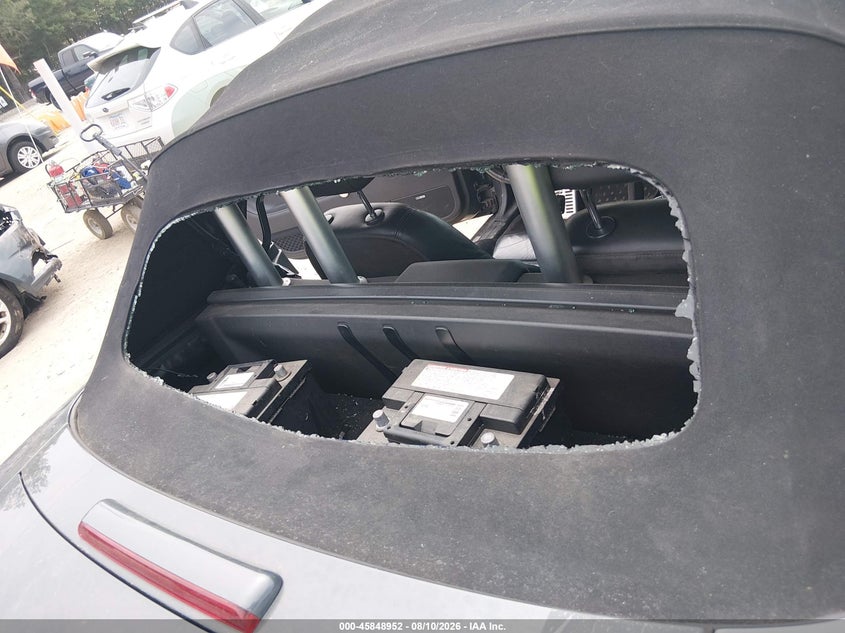 2004 AUDI TT auction photo 6