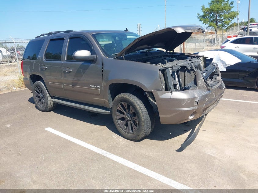 2013 GMC YUKON auction photo 1