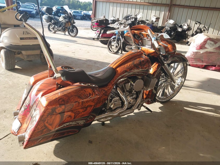 2011 HARLEY-DAVIDSON FLHX auction photo 4