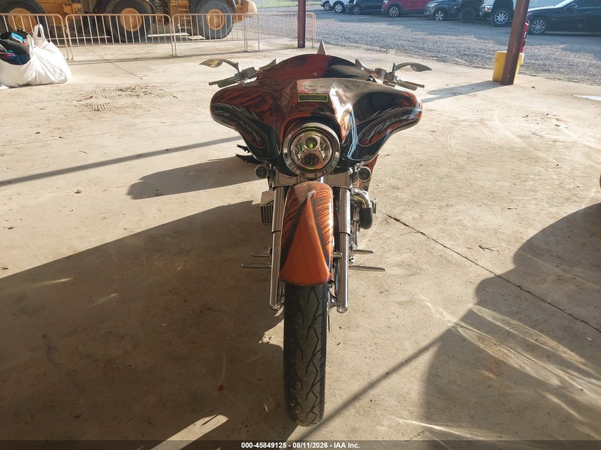 2011 HARLEY-DAVIDSON FLHX auction photo 5