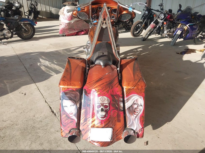2011 HARLEY-DAVIDSON FLHX auction photo 6