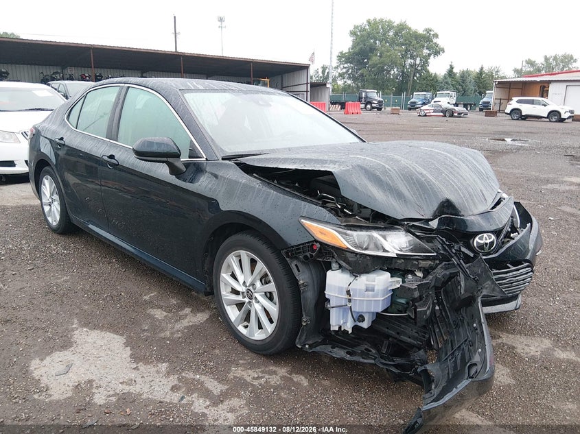 2021 TOYOTA CAMRY auction photo 1