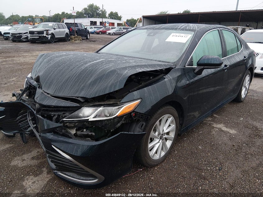 2021 TOYOTA CAMRY auction photo 2