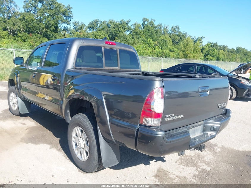 2014 TOYOTA TACOMA auction photo 3