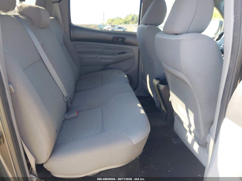 2014 TOYOTA TACOMA auction photo 8