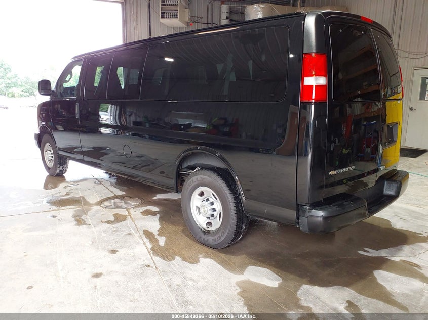 2020 CHEVROLET EXPRESS PASSENGER auction photo 3