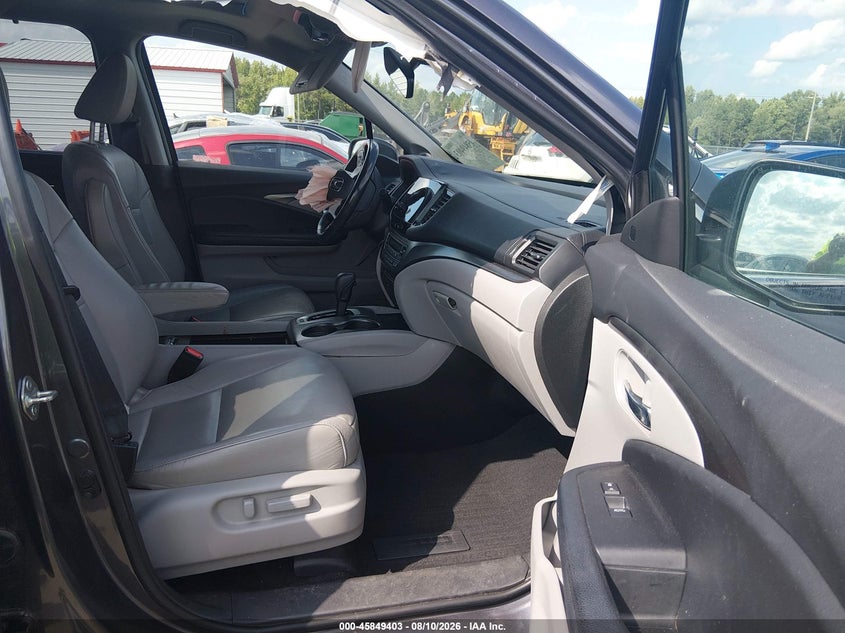 2019 HONDA PILOT auction photo 5