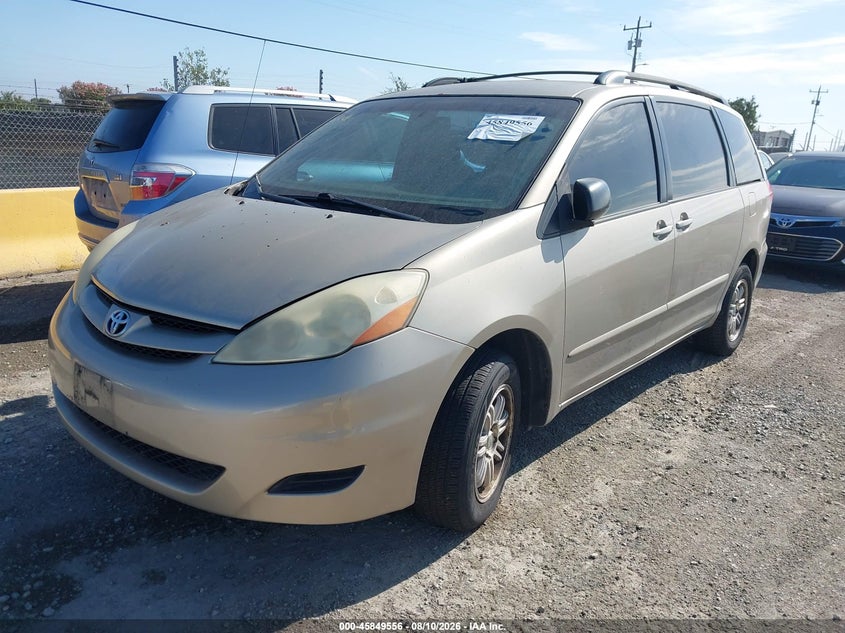 2006 TOYOTA SIENNA auction photo 2