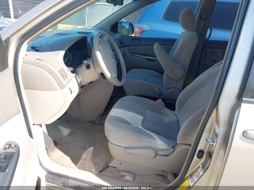 2006 TOYOTA SIENNA auction photo 5