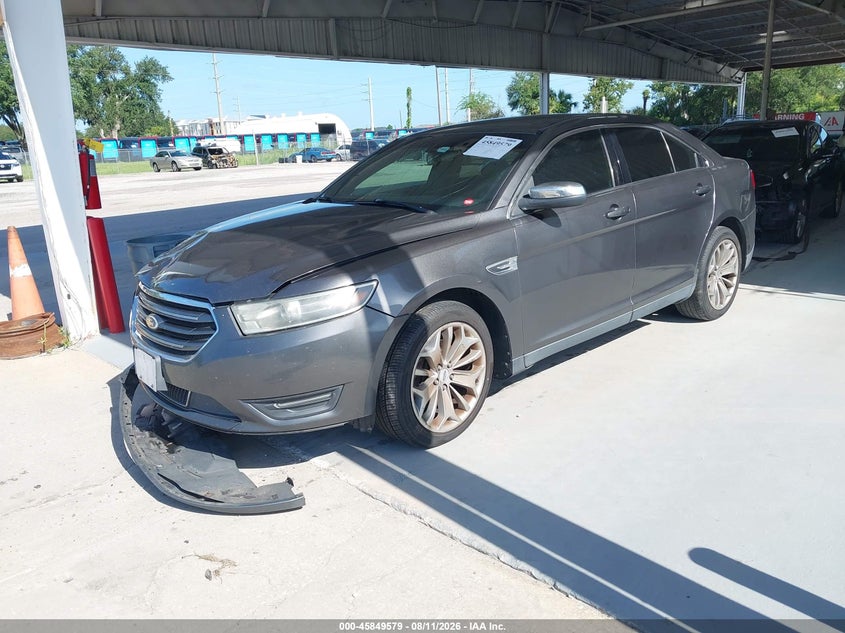 2015 FORD TAURUS auction photo 2