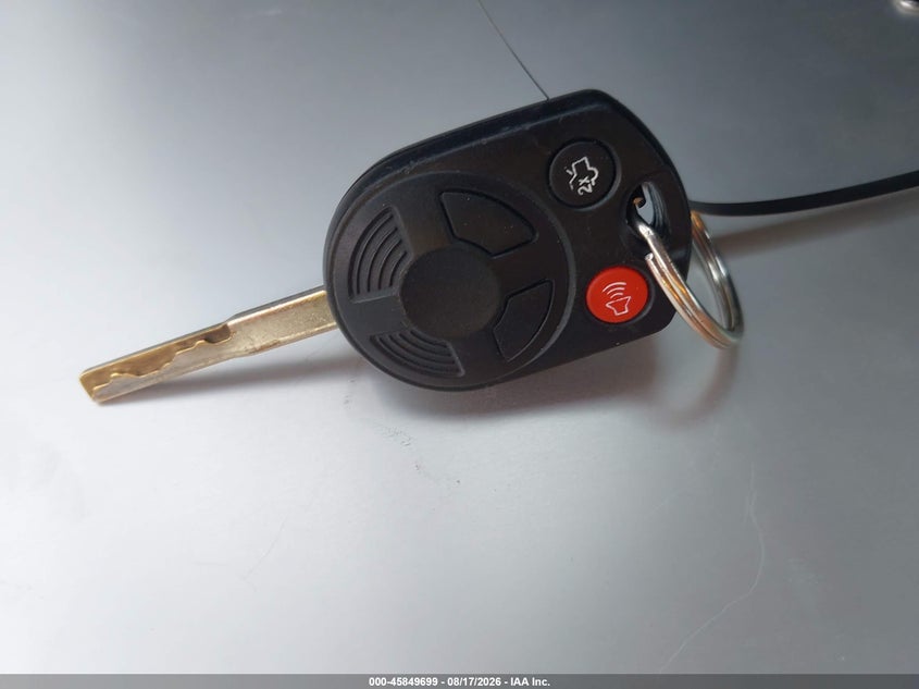 Photo 11 - FORD FOCUS
