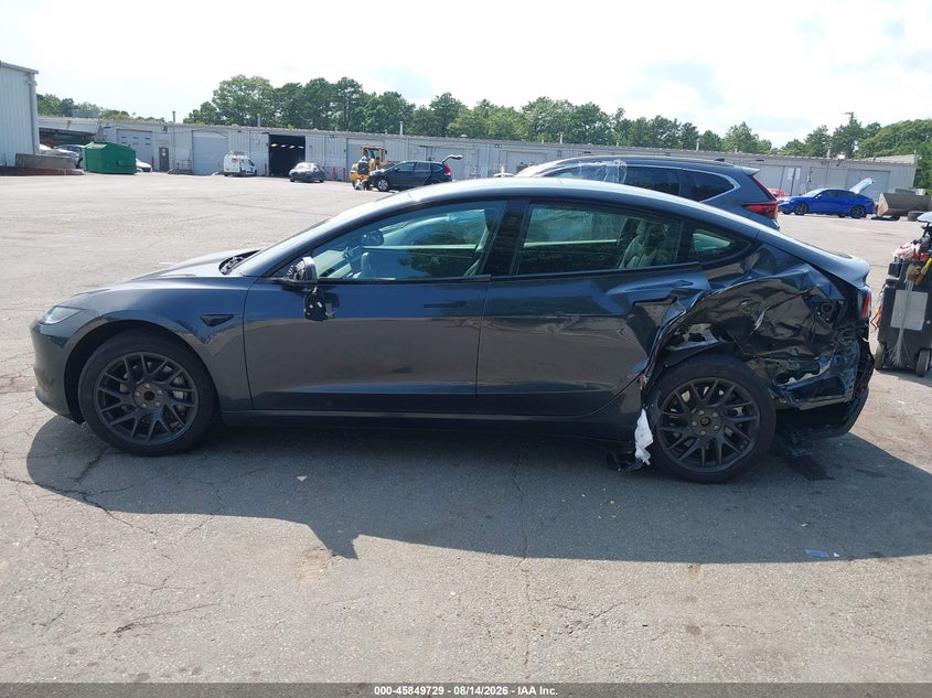 TESLA MODEL 3 - zdjęcie 14