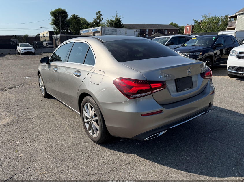 2019 MERCEDES-BENZ A 220 — zdjęcie 3