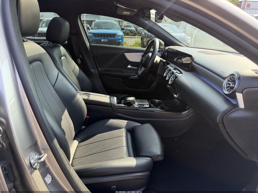 2019 MERCEDES-BENZ A 220 — zdjęcie 5