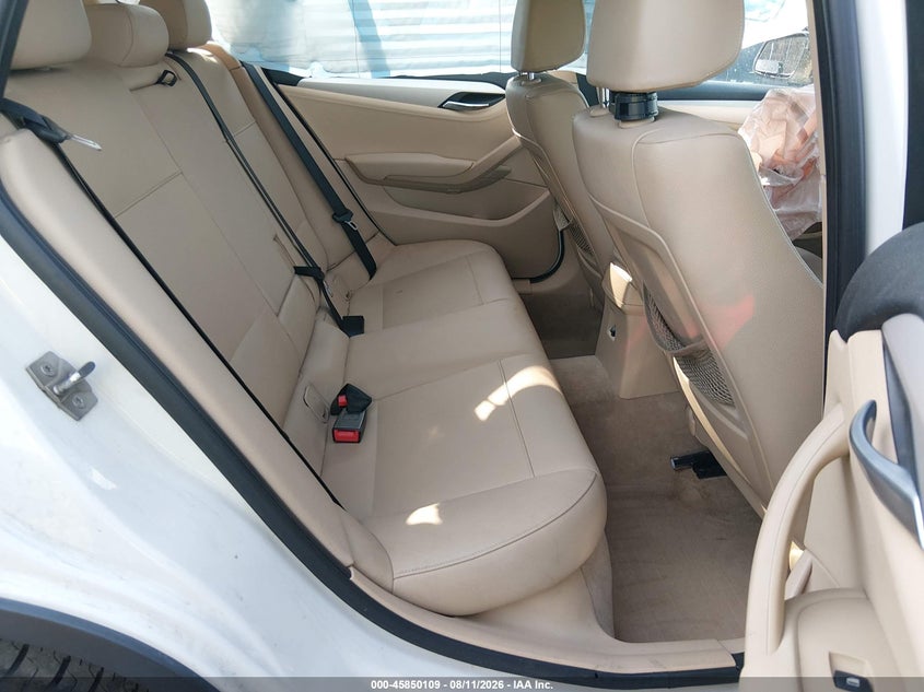 BMW X1 2014 VIN WBAVL1C56EVY17894