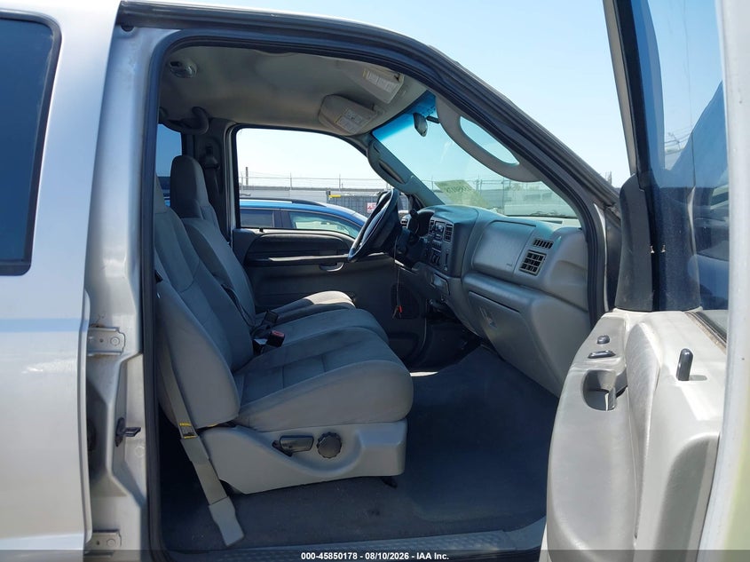 2004 FORD F-350 auction photo 5