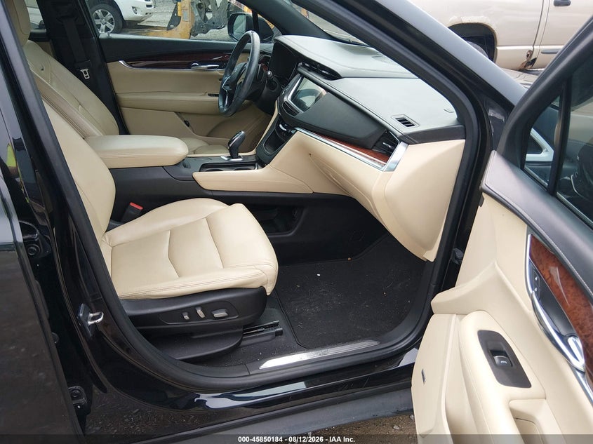 2017 CADILLAC XT5 — zdjęcie 5