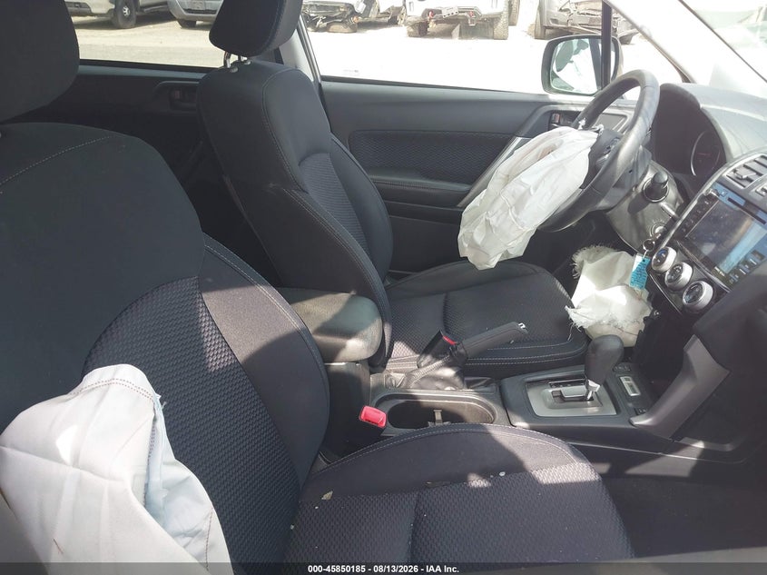 2017 SUBARU FORESTER auction photo 5