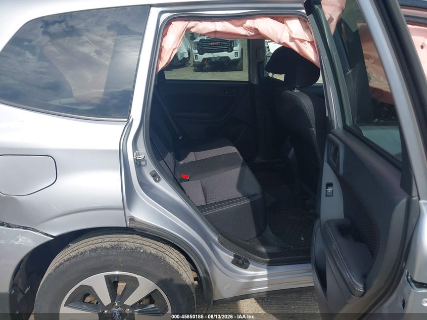 2017 SUBARU FORESTER auction photo 8