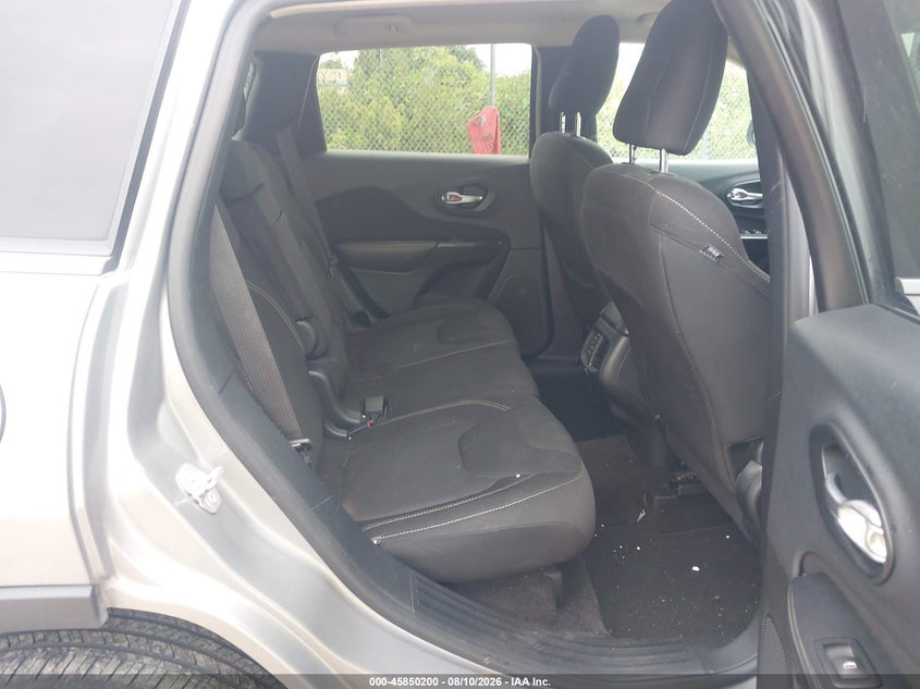 2016 JEEP CHEROKEE auction photo 8