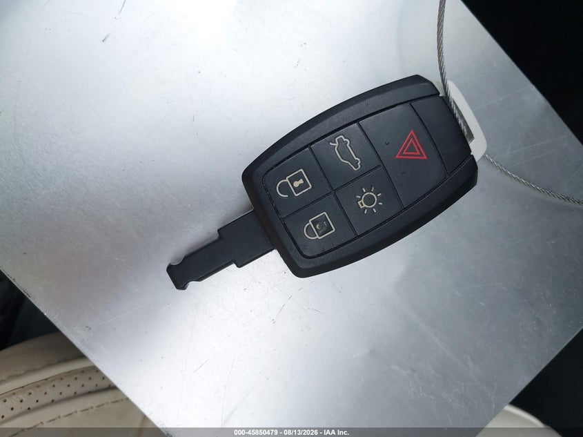 VOLVO C70 2013 VIN YV1672MC3DJ143217