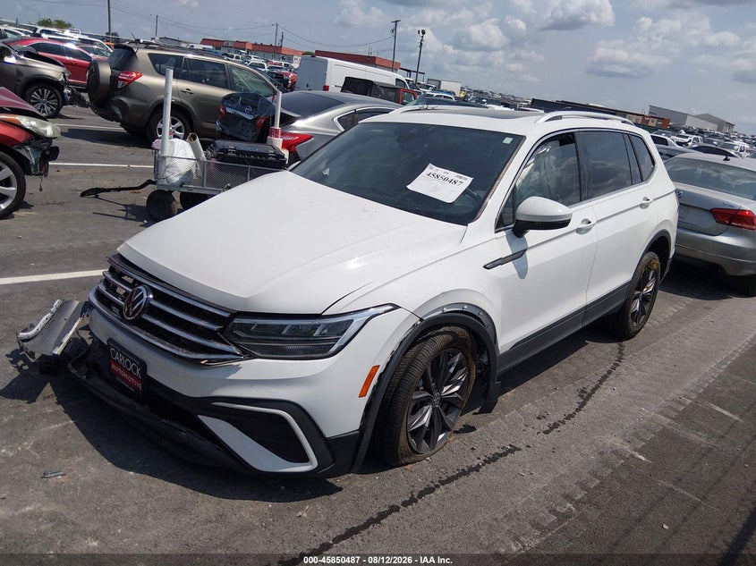 2022 VOLKSWAGEN TIGUAN auction photo 2