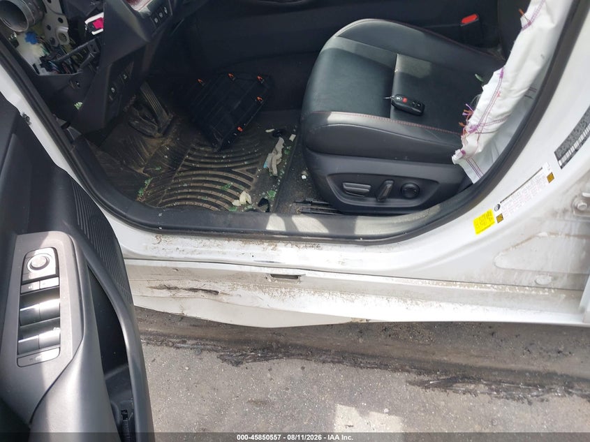 TOYOTA PRIUS PRIME - zdjęcie 18