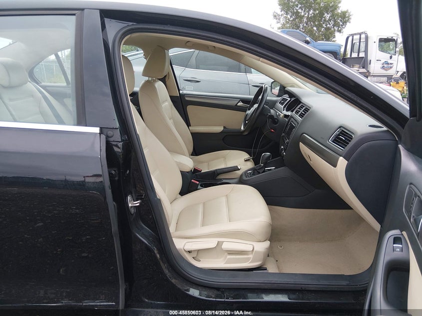 2015 VOLKSWAGEN JETTA auction photo 5