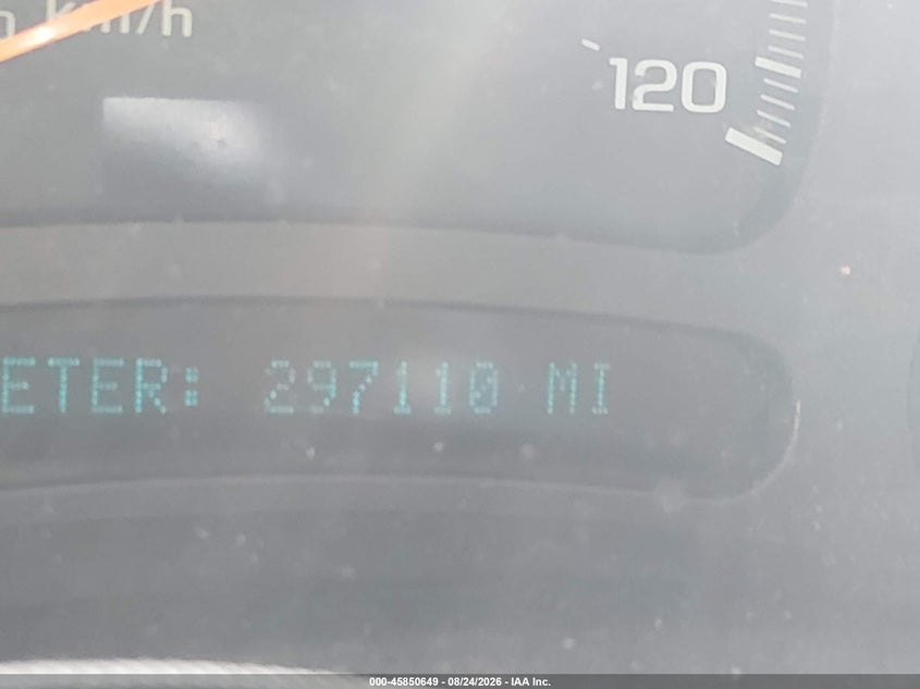 2005 GMC YUKON auction photo 7