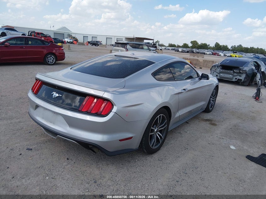 FORD MUSTANG - zdjęcie 4