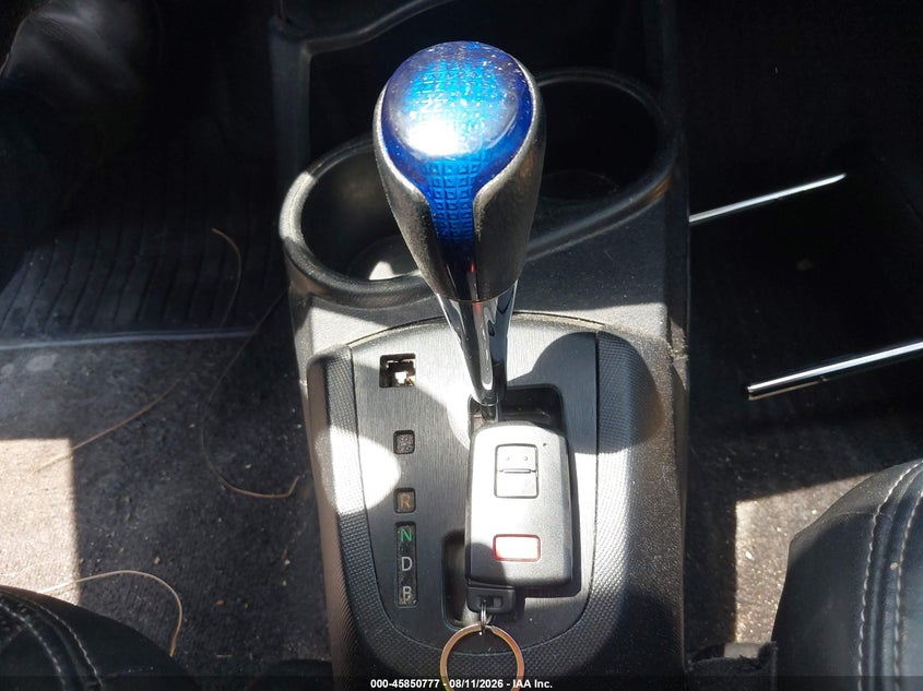 TOYOTA PRIUS C - zdjęcie 11