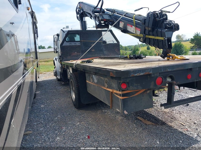 2005 FREIGHTLINER M2 auction photo 3