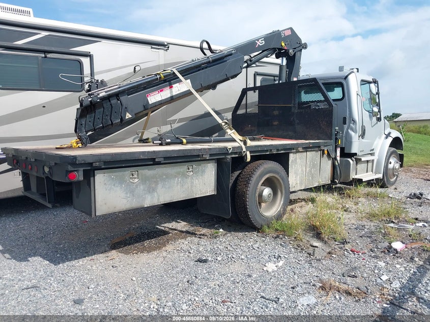 2005 FREIGHTLINER M2 auction photo 4