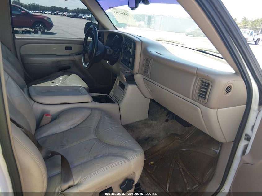 2002 GMC YUKON auction photo 5
