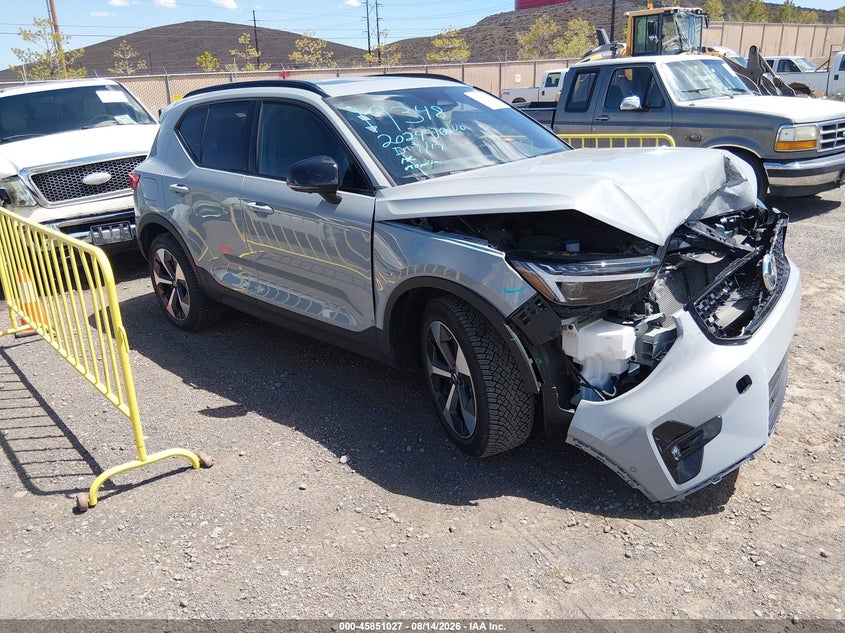 2024 VOLVO XC40 auction photo 1