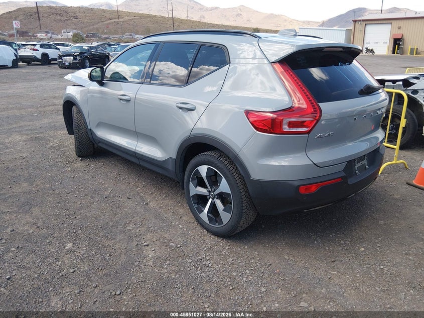 2024 VOLVO XC40 auction photo 3