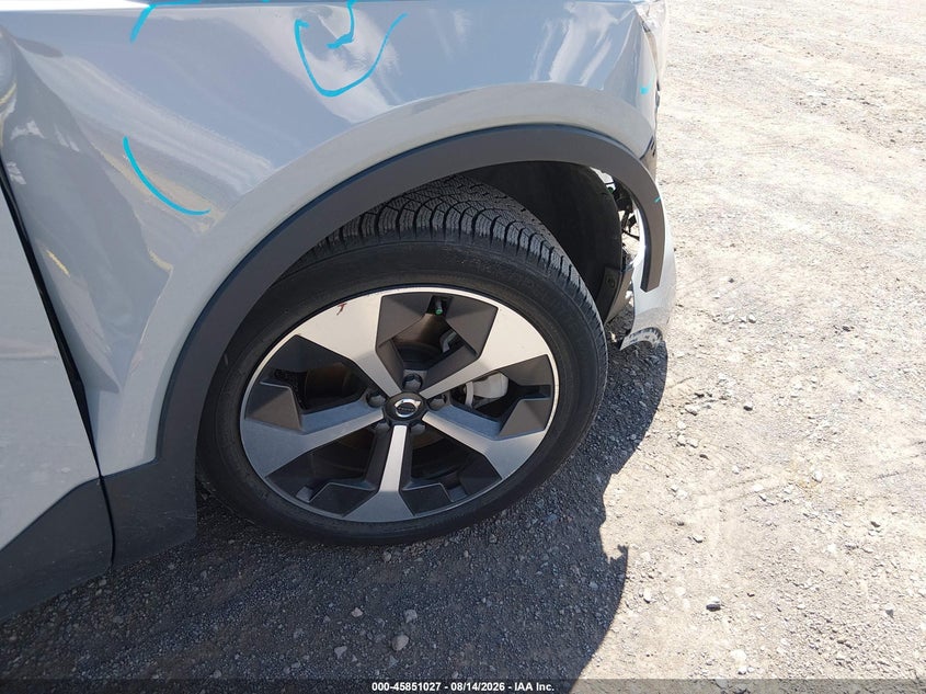2024 VOLVO XC40 auction photo 6