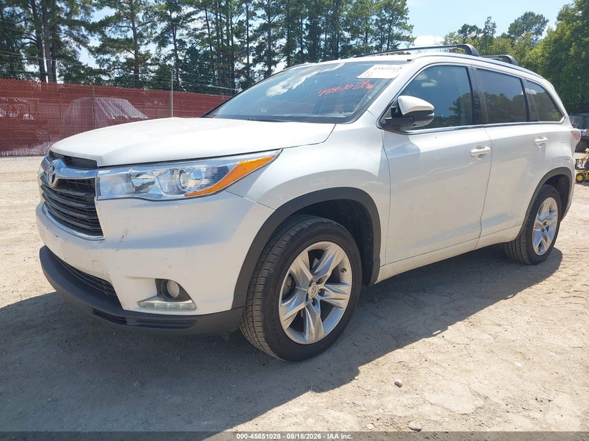 2015 Toyota Highlander, Right Side, IAAI, VIN 5TDYKRFHXFS063059 — photo 2