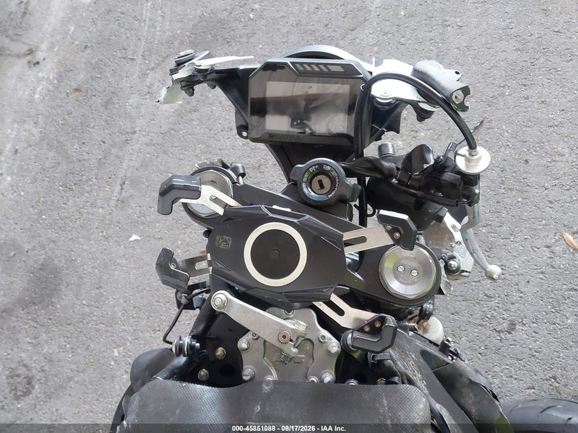 2026 HONDA CBR1000 auction photo 7