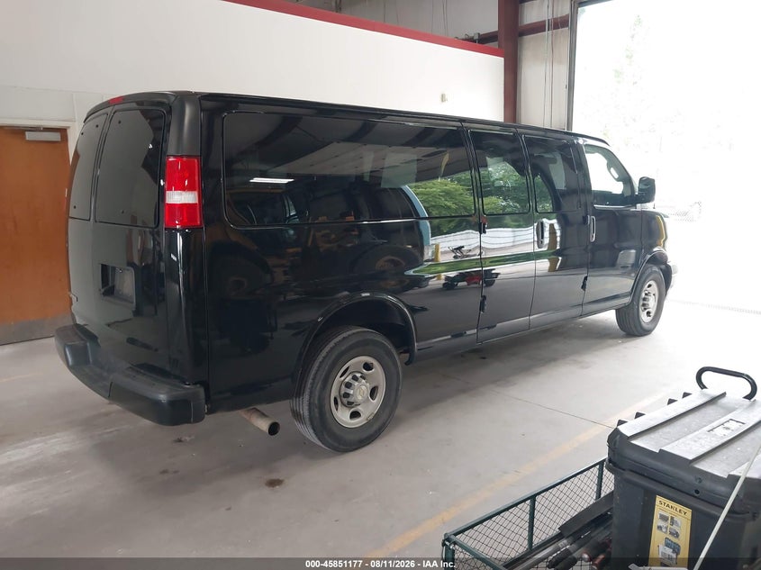 2020 CHEVROLET EXPRESS PASSENGER auction photo 4