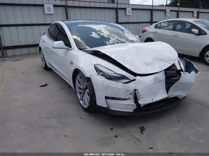 TESLA MODEL 3 - zdjęcie 1
