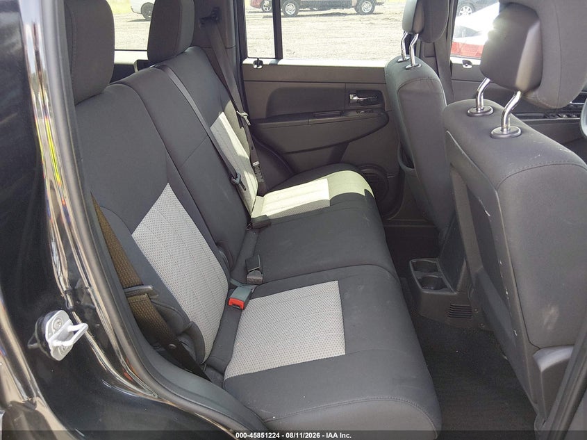 2010 JEEP LIBERTY auction photo 8