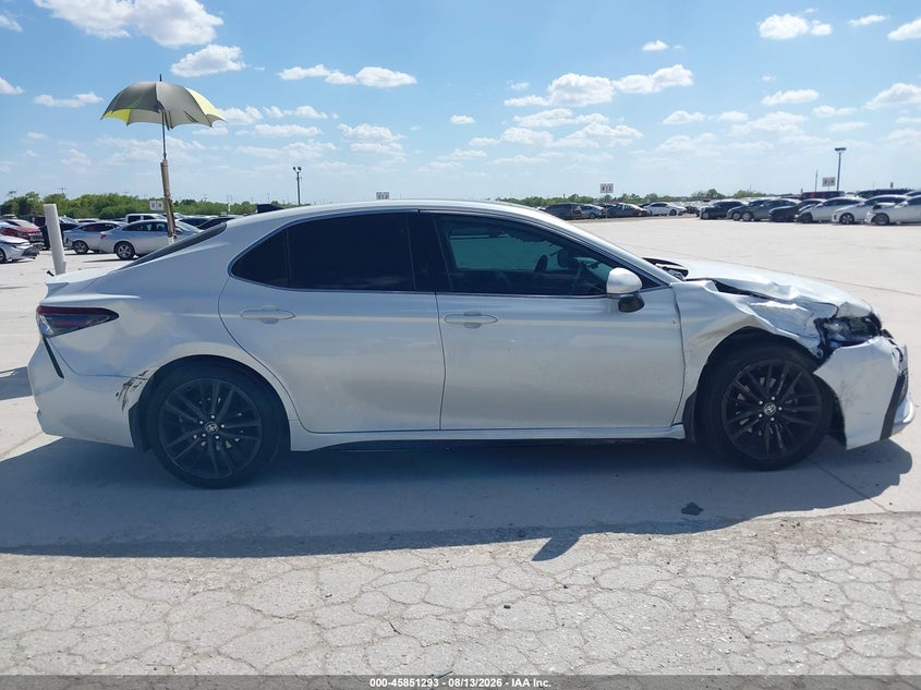 TOYOTA CAMRY - zdjęcie 13