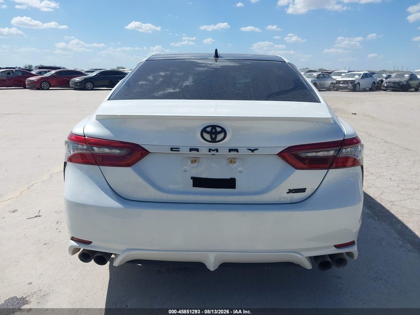 TOYOTA CAMRY - zdjęcie 16
