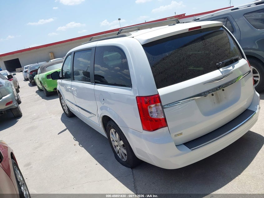 2014 CHRYSLER TOWN & COUNTRY auction photo 3