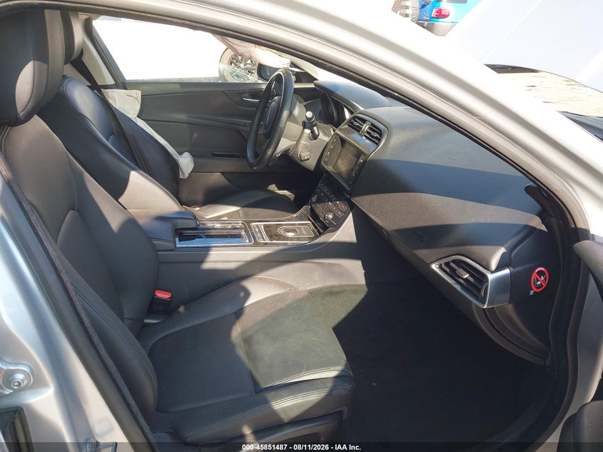 2018 JAGUAR XE auction photo 5