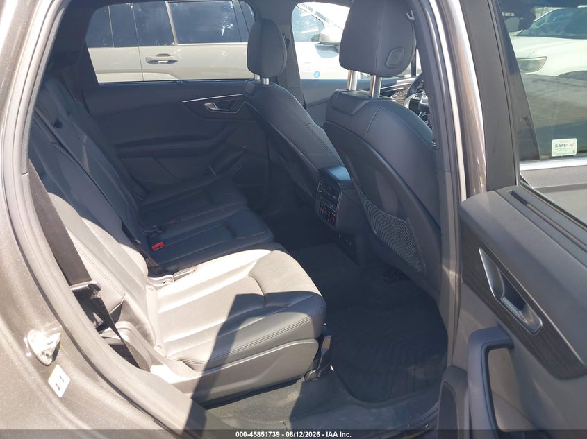 Фото 8 - AUDI Q7