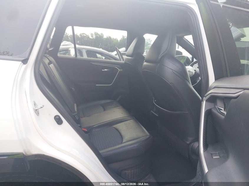 TOYOTA RAV4 HYBRID - zdjęcie 8