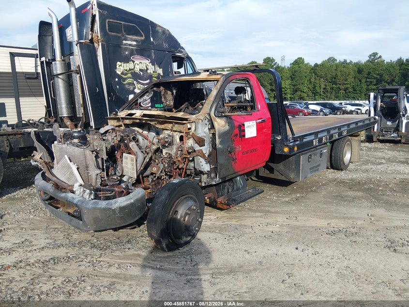 2019 CHEVROLET SILVERADO 6500HD auction photo 2